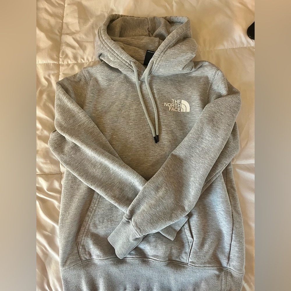 women’s north face light grey hoodie